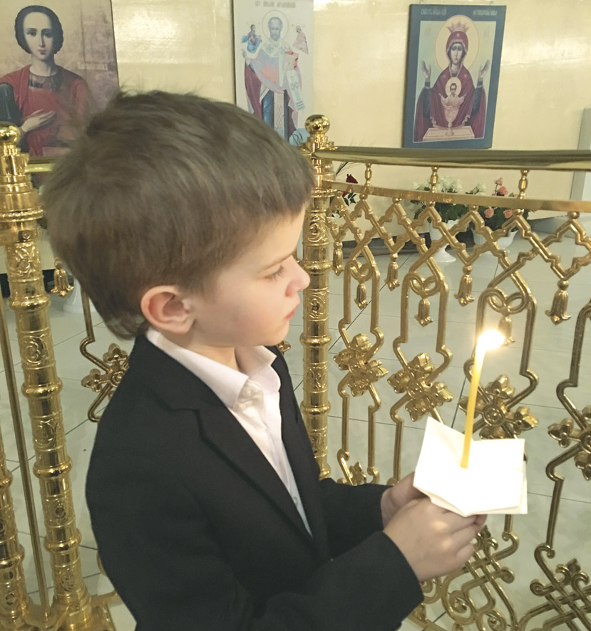 Иван на Пасхальной службе. 2017 год