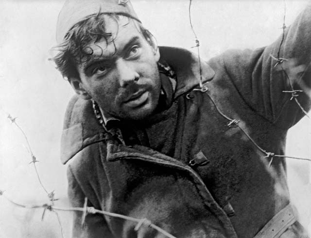 Кадр из фильма «Летят журавли» 1957 г. (Фото РИА Новости)