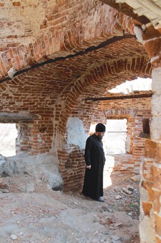 Разрушенные храмы — боль Владыки Тарасия