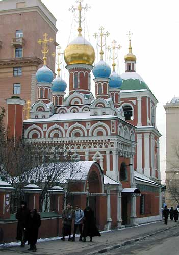 Церковь Успения Божией Матери в Гончарах. С 1948 года это подворье Болгарской Православной Церкви в Москве