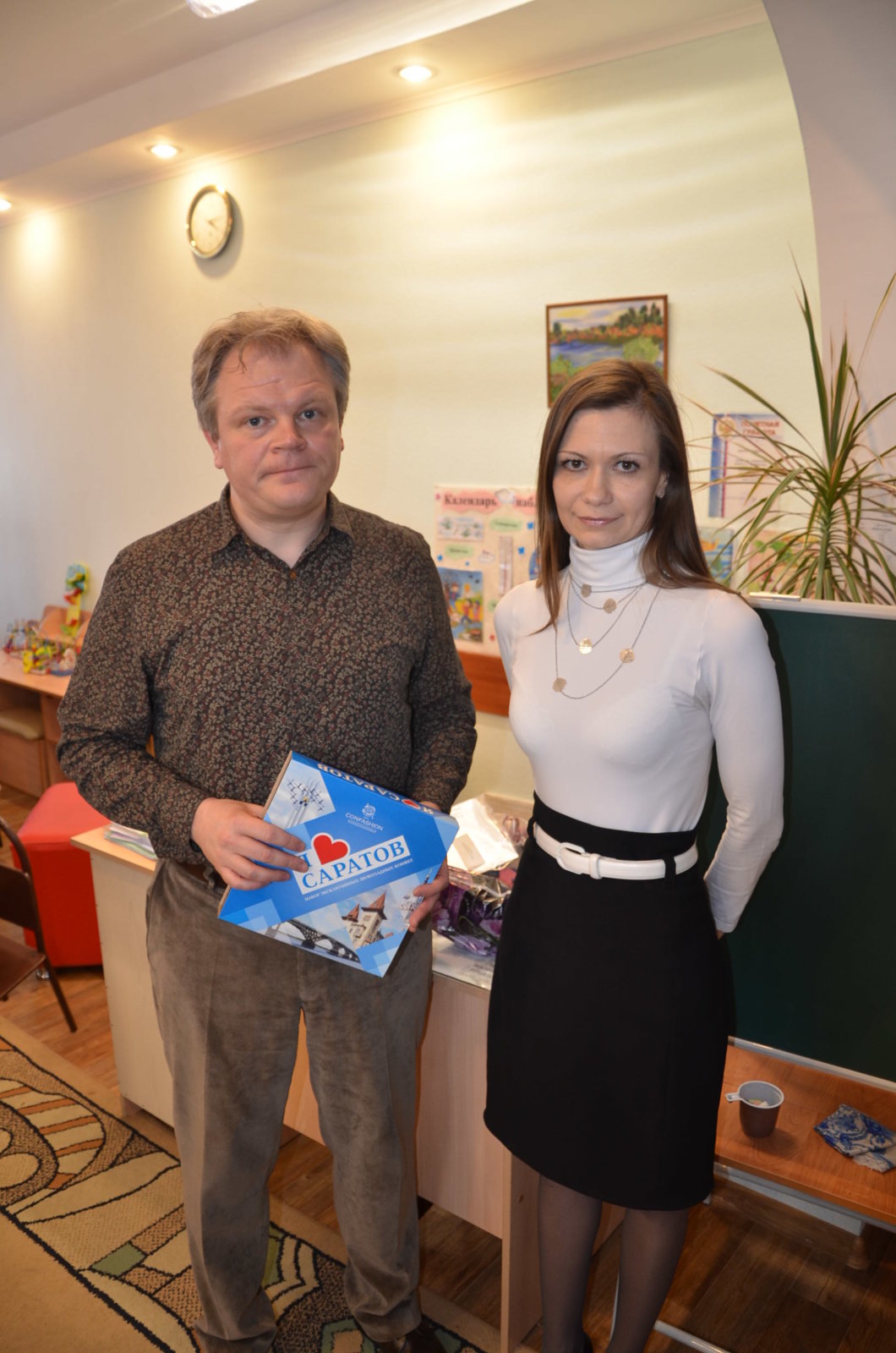 Наталья Коваценко с ведущим научным сотрудником Центра нейробиологической диагностики наследственных и психических заболеваний детей и подростков Александром Борисовичем Сорокиным, прибывшим на обучающий семинар фонда «Океан»