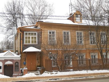 Дом Ю.А. Олсуфьева, где в 1920-1928 годах хранилась глава преподобного Сергия Радонежского. Сокрытие главы было совершено священником Павлом Флоренским и Ю.А. Олсуфьевым в то время, когда Лавра была закрыта и возникла угроза уничтожения мощей святого.