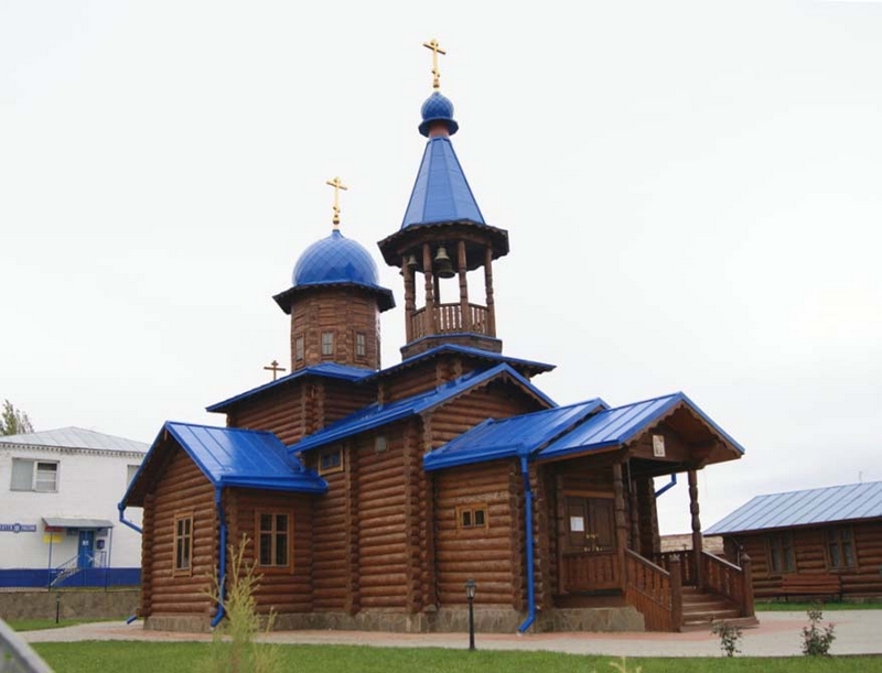 Храм, срубленный карельскими мастерами
