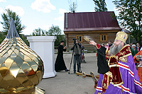 Освящены купола храма в честь Сретения Господня