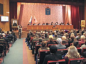 В большом зале Правительства Саратовской области начал свою работу миссионерский форум ПФО «Православная культура как основа духовного возрождения России»
