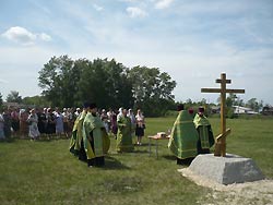 В селе Озерки освящено место под строительство храма