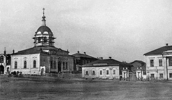 Комплекс зданий Киновии с храмом Страстей Господних (справа-Детский Заработный Дом)