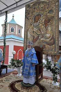 Патриаршее богослужение в Тихвинском Успенском мужском монастыре. Фото: Патриархия.ru