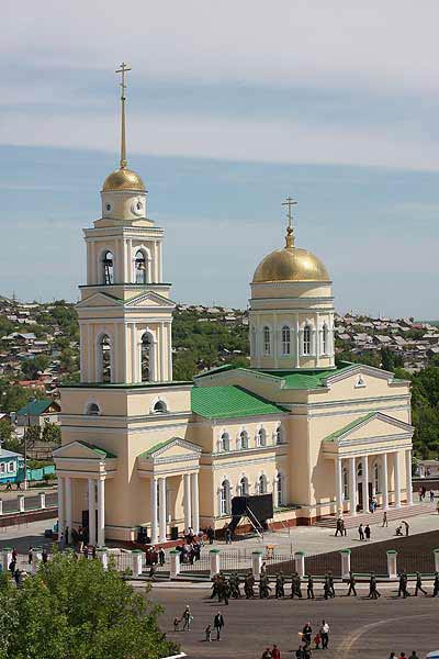 Возрожденный Свято-Троицкий собор г. Вольска
