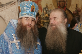 Епископ Саратовский и Вольский Лонгин и архимандрит Матфей (Мормыль), 2005 г.