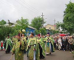 В день Святой Троицы Епископ Лонгин совершил чин основания Троицкого собора в Вольске