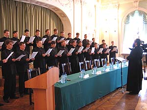 Выступление семинарского хора под управлением регента Льва Вылегжанина
