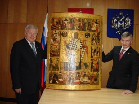 Экс-руководитель Росохранкультуры А. Кибовский и его заместитель В. Петраков. Возвращение иконы 