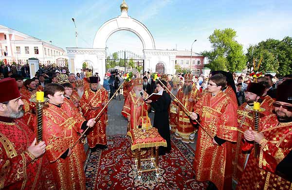 Освящение Свято-Троицкого собора г. Вольска, май 2009 год 