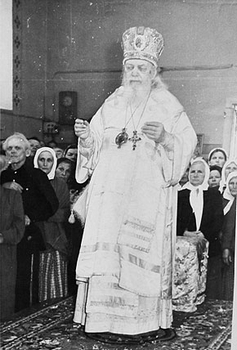 Архиепископ Симферопольский и Крымский Лука. Храм св. Феодора Тирона в Ялте. 1950–е гг.
