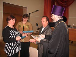 Педагогам Калининского района вручены свидетельства об окончании курсов преподавания «Основ православной культуры»