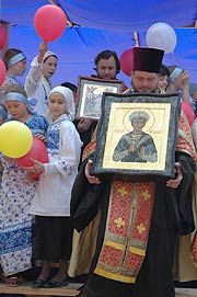 7 мая, в день святых жен-мироносиц, впервые в Саратове состоялся детский крестный ход