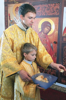 Алтарники Никита и Павел