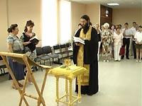 Благочинный Вольского округа освятил новое здание УФМС Благочинный Вольского округа освятил новое здание УФМС