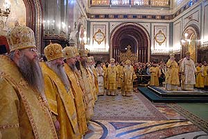 Богослужение в храме Христа Спасителя в воскресенье 28 января.