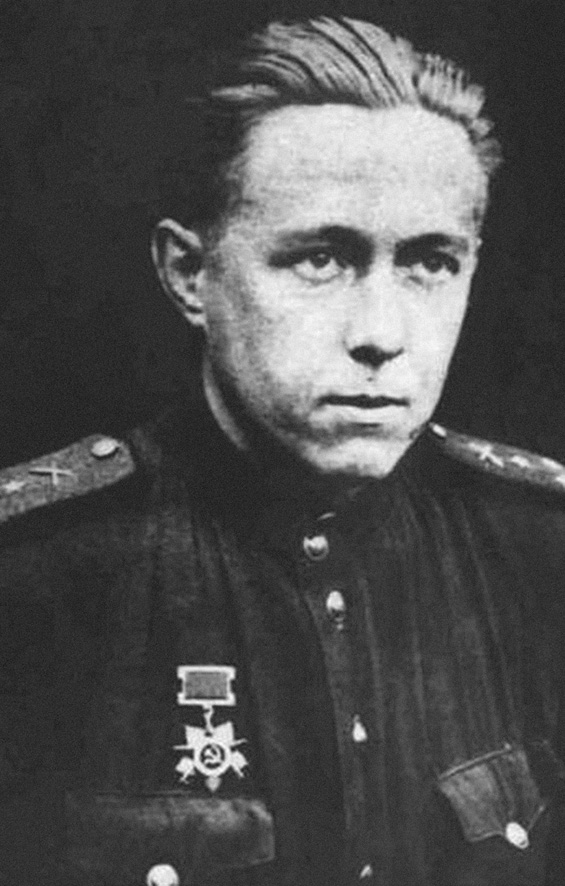 Командир звукобатареи (БЗР-2) старший лейтенант Солженицын. Брянский фронт. 1943 год