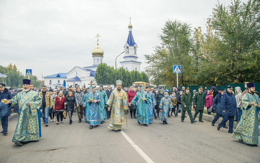 Ежегодный крестный ход от Покровского храма в праздник Покрова Пресвятой Богородицы