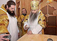 Епископ Лонгин совершил Великое освящение храма во имя святого праведного Иоанна Кронштадтского в селе Алекссевка Хвалынского района