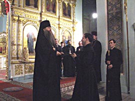 18 декабря в канун празднования святителю Николаю Чудотворцу Епископ Саратовский и Вольский Лонгин совершил всенощное бдение в Свято-Духовском кафедральном соборе г. Саратова
