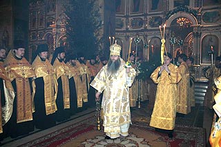 Епископ Саратовский и Вольский Лонгин совершил Великую Рождественскую вечерню в храме в честь Покрова Божией Матери г. Саратова