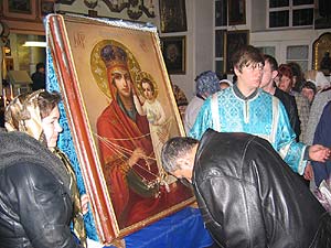 Чудотворная икона Божией Матери «Призри на смирение» прибыла в Благовещенский собор города Вольска