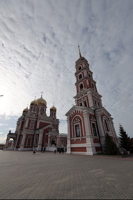 Митрополит Игнатий совершил Божественную литургию в Покровском соборе г. Саратова