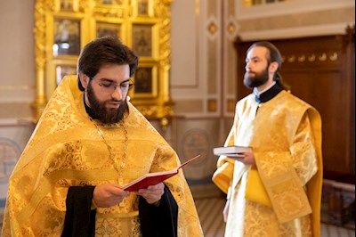 Митрополит Игнатий совершил таинство Венчания в Свято-Троицком кафедральном соборе г. Саратова