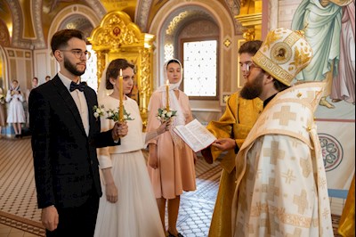 Митрополит Игнатий совершил таинство Венчания в Свято-Троицком кафедральном соборе г. Саратова
