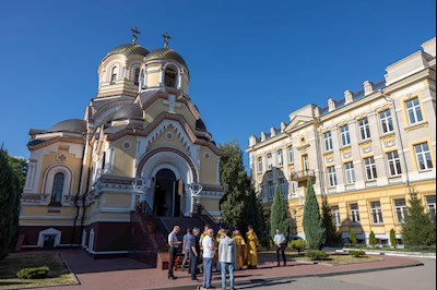Митрополит Игнатий совершил Божественную литургию в университетском храме святых равноапостольных Мефодия и Кирилла