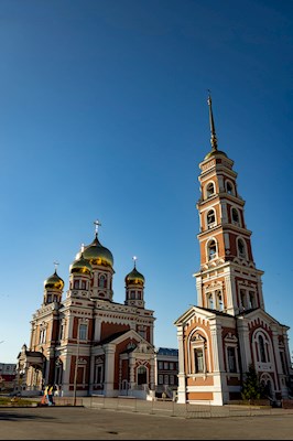 В Покровском соборе Саратова встретили ковчег с частицей мощей святого великомученика Пантелеимона