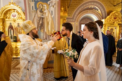 Митрополит Игнатий совершил таинство Венчания в Свято-Троицком кафедральном соборе г. Саратова
