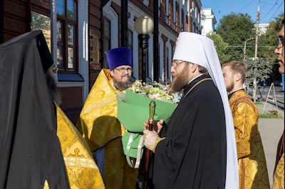 Митрополит Игнатий совершил Божественную литургию в храме апостола и евангелиста Иоанна Богослова при СПДС