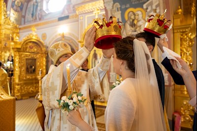 Митрополит Игнатий совершил таинство Венчания в Свято-Троицком кафедральном соборе г. Саратова