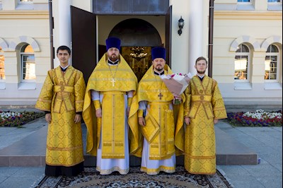 Митрополит Игнатий совершил Божественную литургию в соборном храме святителя Спиридона Тримифунтского г. Саратова
