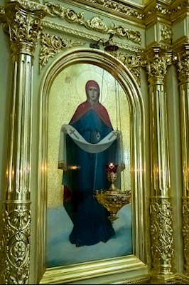 В Покровском соборе Саратова встретили ковчег с частицей мощей святого великомученика Пантелеимона
