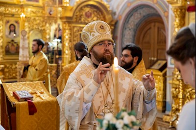 Митрополит Игнатий совершил таинство Венчания в Свято-Троицком кафедральном соборе г. Саратова
