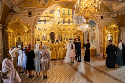 Митрополит Игнатий совершил таинство Венчания в Свято-Троицком кафедральном соборе г. Саратова