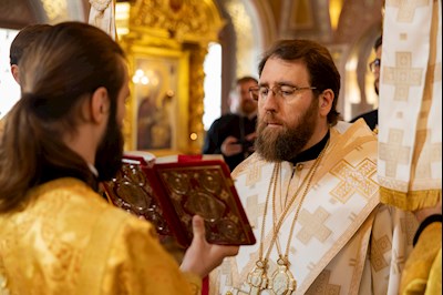 Митрополит Игнатий совершил таинство Венчания в Свято-Троицком кафедральном соборе г. Саратова