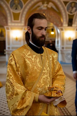 Митрополит Игнатий совершил таинство Венчания в Свято-Троицком кафедральном соборе г. Саратова
