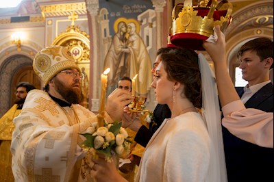 Митрополит Игнатий совершил таинство Венчания в Свято-Троицком кафедральном соборе г. Саратова