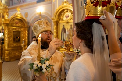 Митрополит Игнатий совершил таинство Венчания в Свято-Троицком кафедральном соборе г. Саратова