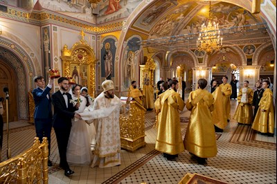 Митрополит Игнатий совершил таинство Венчания в Свято-Троицком кафедральном соборе г. Саратова