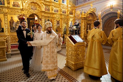 Митрополит Игнатий совершил таинство Венчания в Свято-Троицком кафедральном соборе г. Саратова