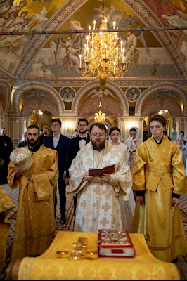 Митрополит Игнатий совершил таинство Венчания в Свято-Троицком кафедральном соборе г. Саратова