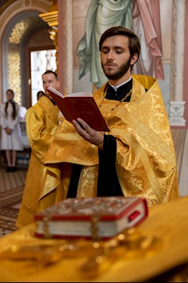 Митрополит Игнатий совершил таинство Венчания в Свято-Троицком кафедральном соборе г. Саратова